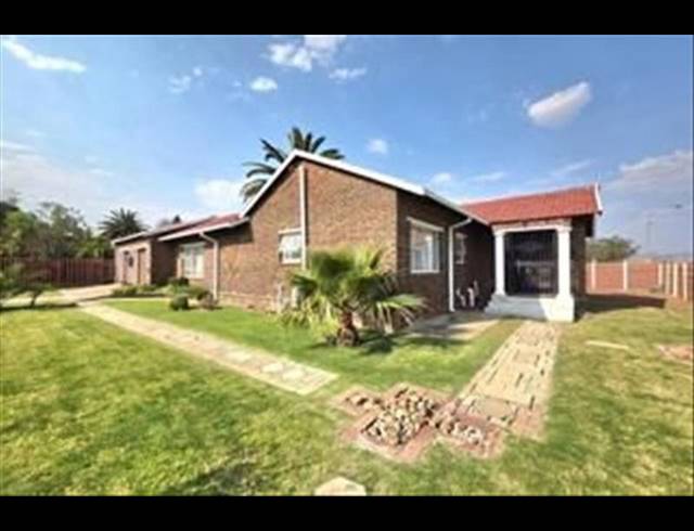 3 BEDROOM HOUSE FOR SALE IN ELSPARK